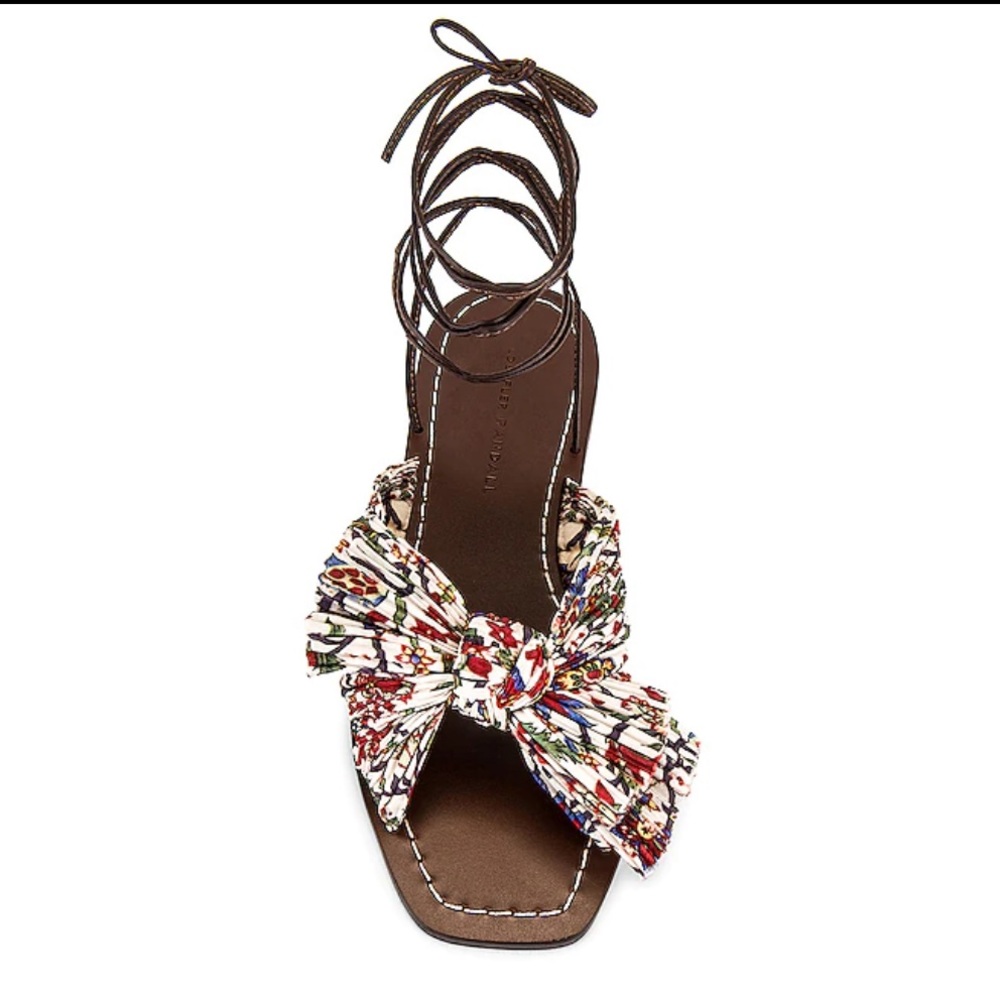 New in box Loeffler Randall peony sandals size 6